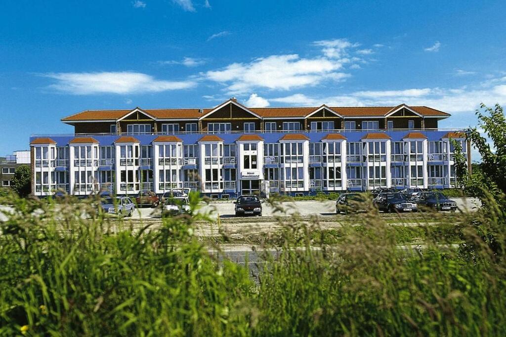Apartment In Cuxhaven With A Shared Pool Exteriör bild